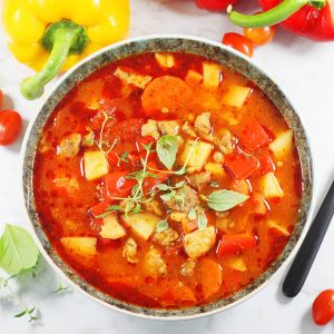 467313-v-1000×1000-1.jpg Hovězí gulášová polévka