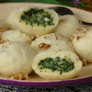 e8f47a2dc70283152ceeba095bb7ec2b2620ffbe.jpeg Bramborové knedlíky plněné špenátem uzeným masem 8 sztuk